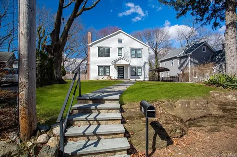 17 Maple Drive Old Greenwich CT 06870