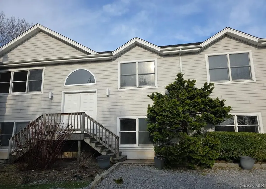 1A Jackson Avenue Hampton Bays NY 11946
