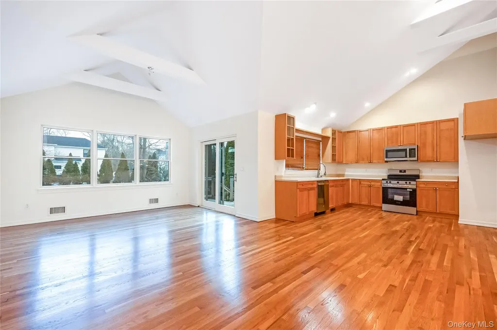 1A Jackson Avenue Hampton Bays NY 11946