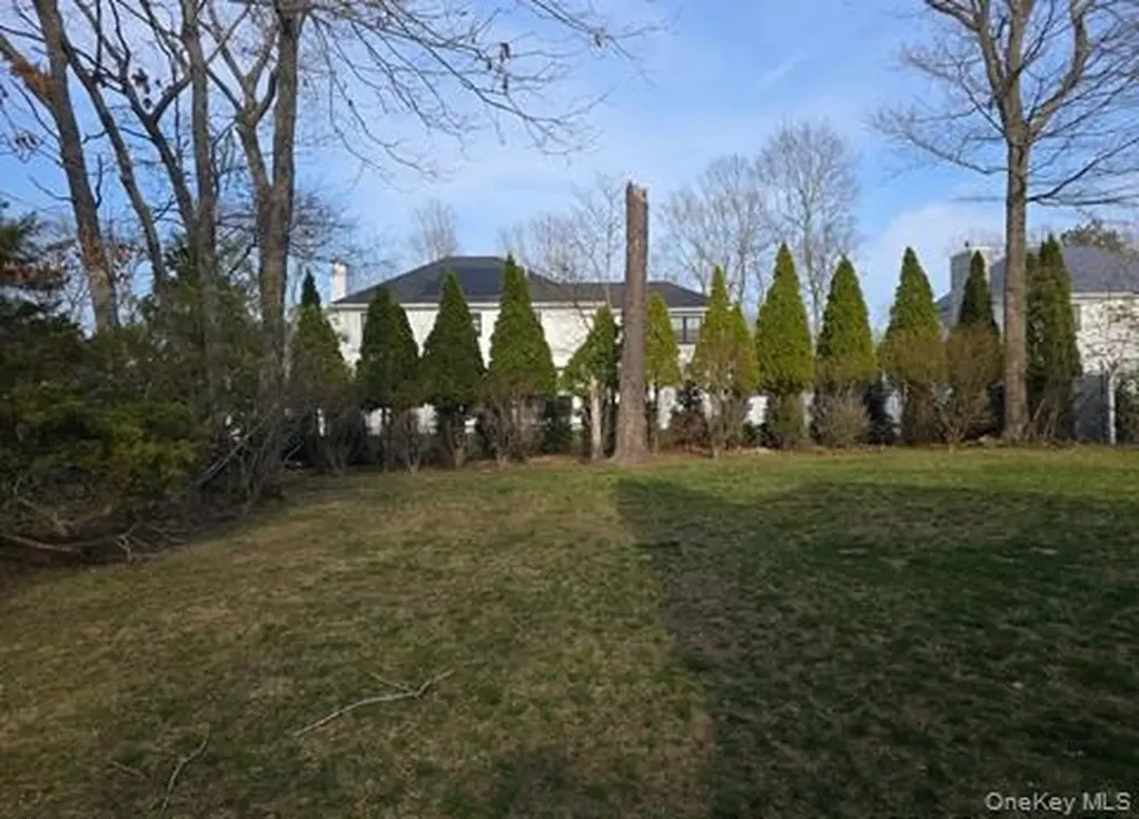 1A Jackson Avenue Hampton Bays NY 11946