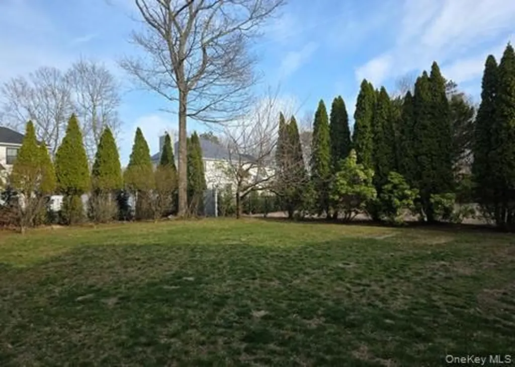 1A Jackson Avenue Hampton Bays NY 11946