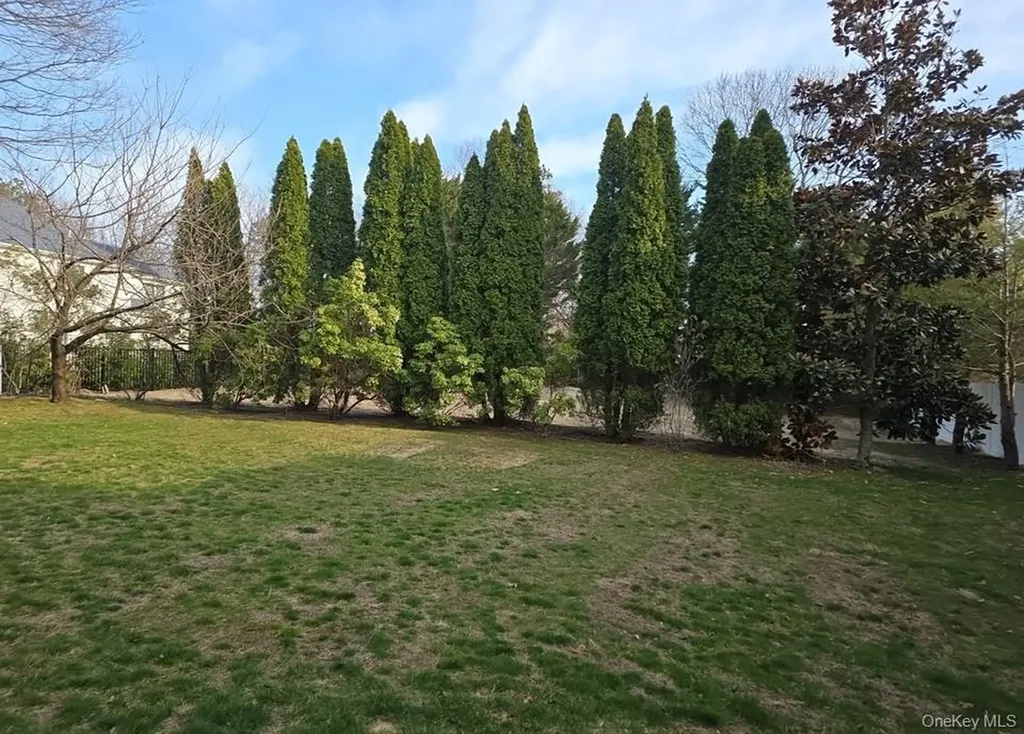 1A Jackson Avenue Hampton Bays NY 11946