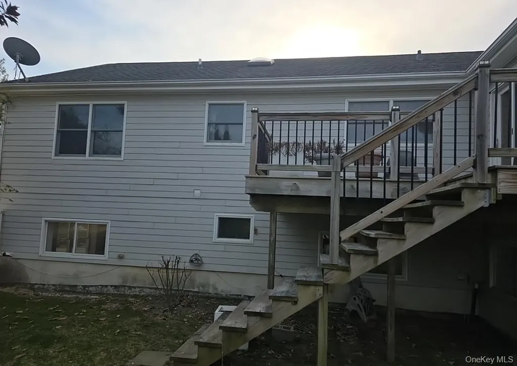 1A Jackson Avenue Hampton Bays NY 11946