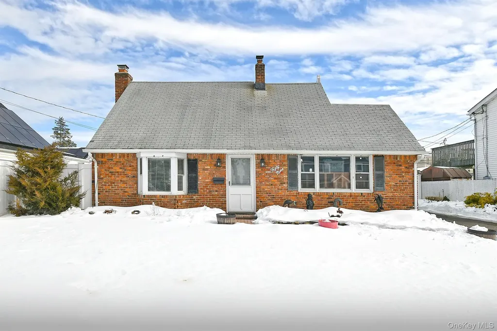 59 Stone Lane Levittown NY 11756