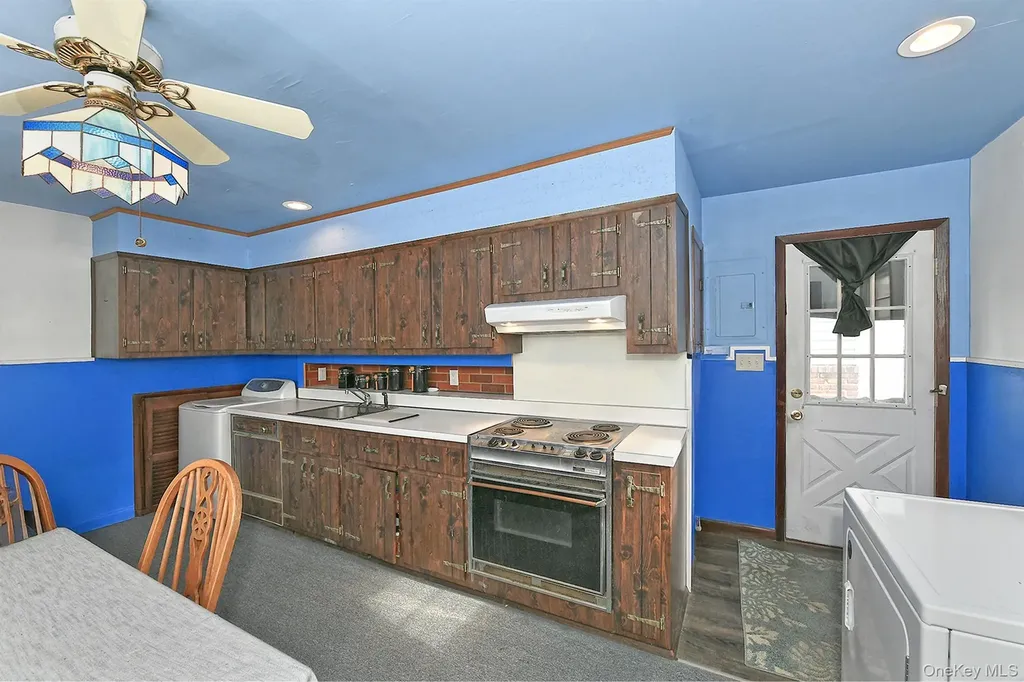 59 Stone Lane Levittown NY 11756