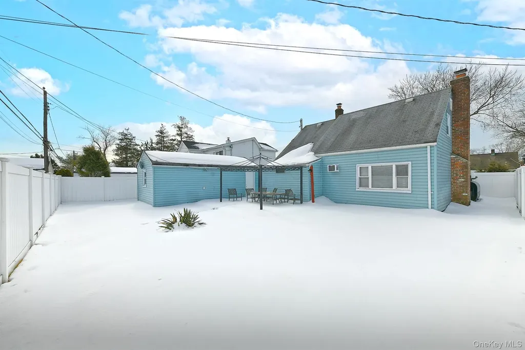 59 Stone Lane Levittown NY 11756