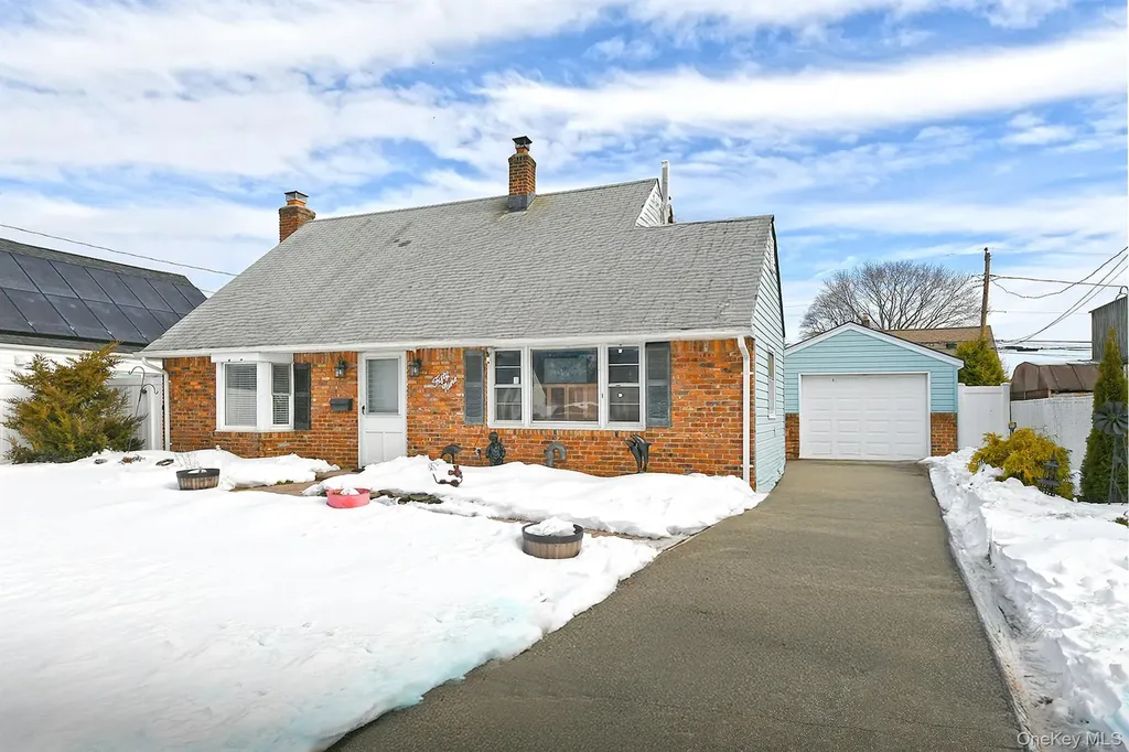 59 Stone Lane Levittown NY 11756