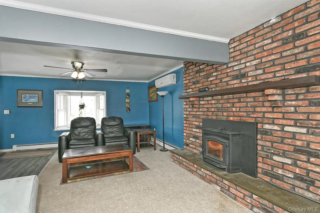 59 Stone Lane Levittown NY 11756