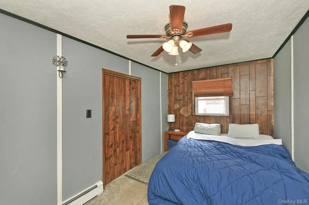 59 Stone Lane Levittown NY 11756
