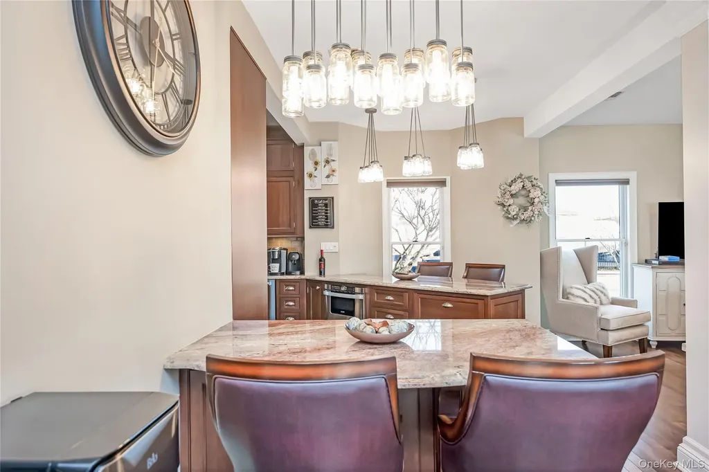120 Neptune Place Massapequa NY 11758