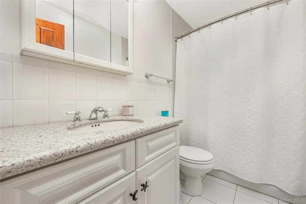 120 Neptune Place Massapequa NY 11758