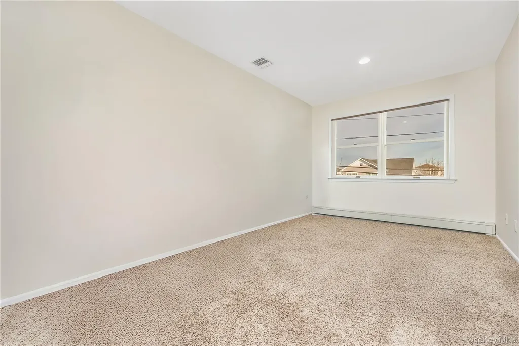 120 Neptune Place Massapequa NY 11758