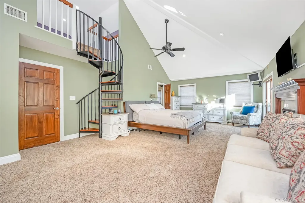 120 Neptune Place Massapequa NY 11758
