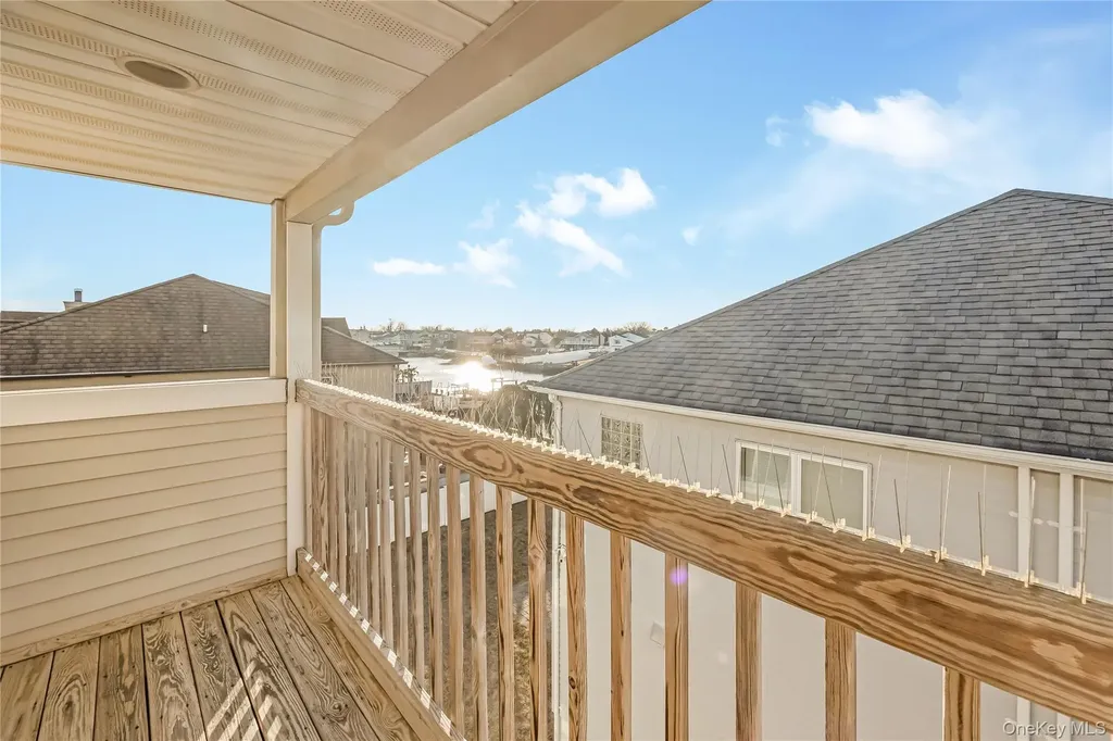 120 Neptune Place Massapequa NY 11758