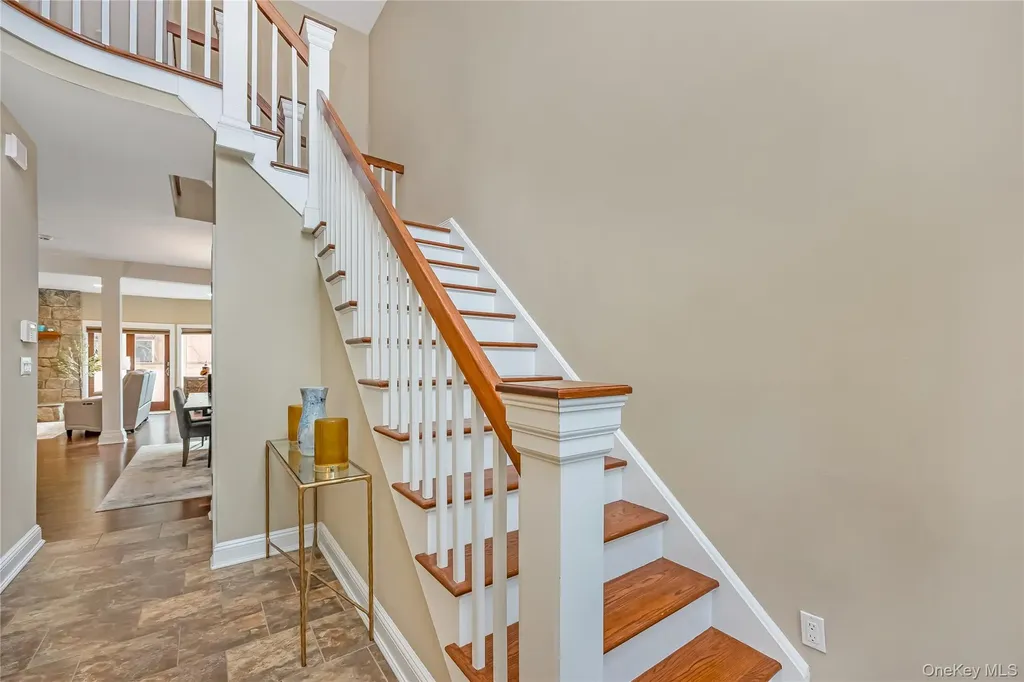 120 Neptune Place Massapequa NY 11758