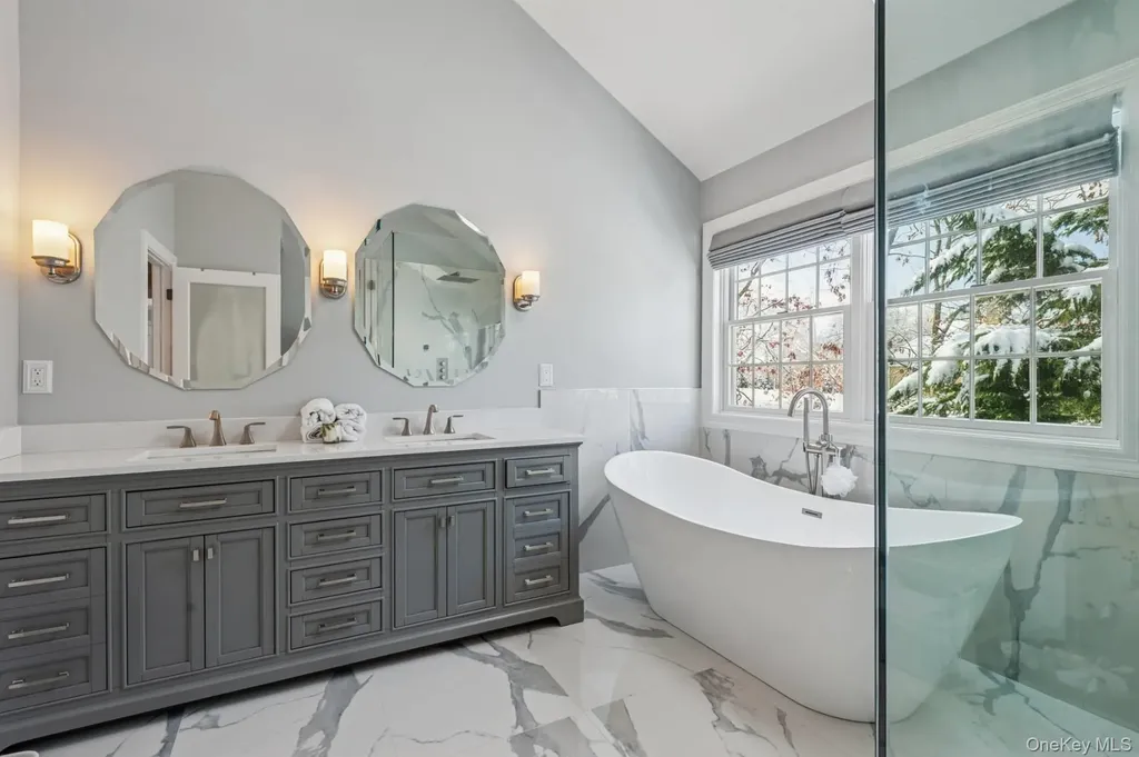 47 Bathing Beach Road Southampton NY 11968