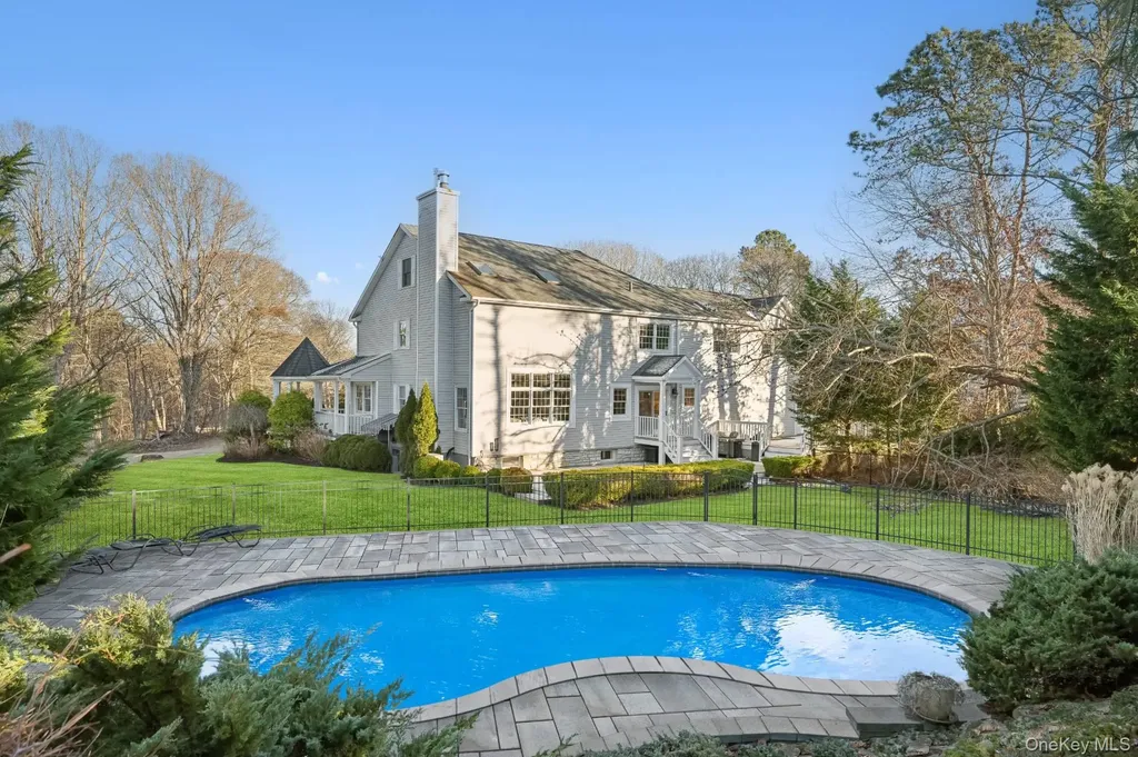 47 Bathing Beach Road Southampton NY 11968