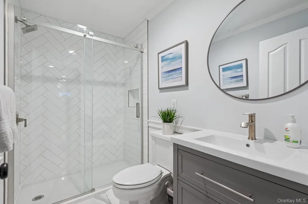 47 Bathing Beach Road Southampton NY 11968