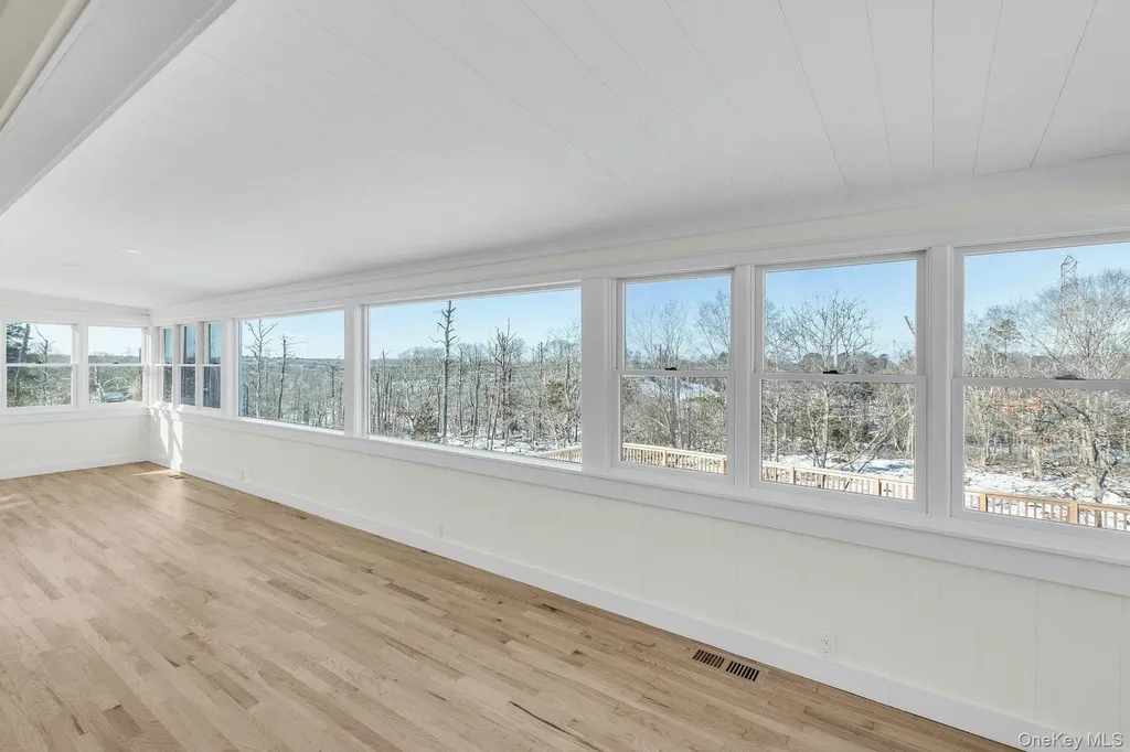 33 Oceanview Road Hampton Bays NY 11946
