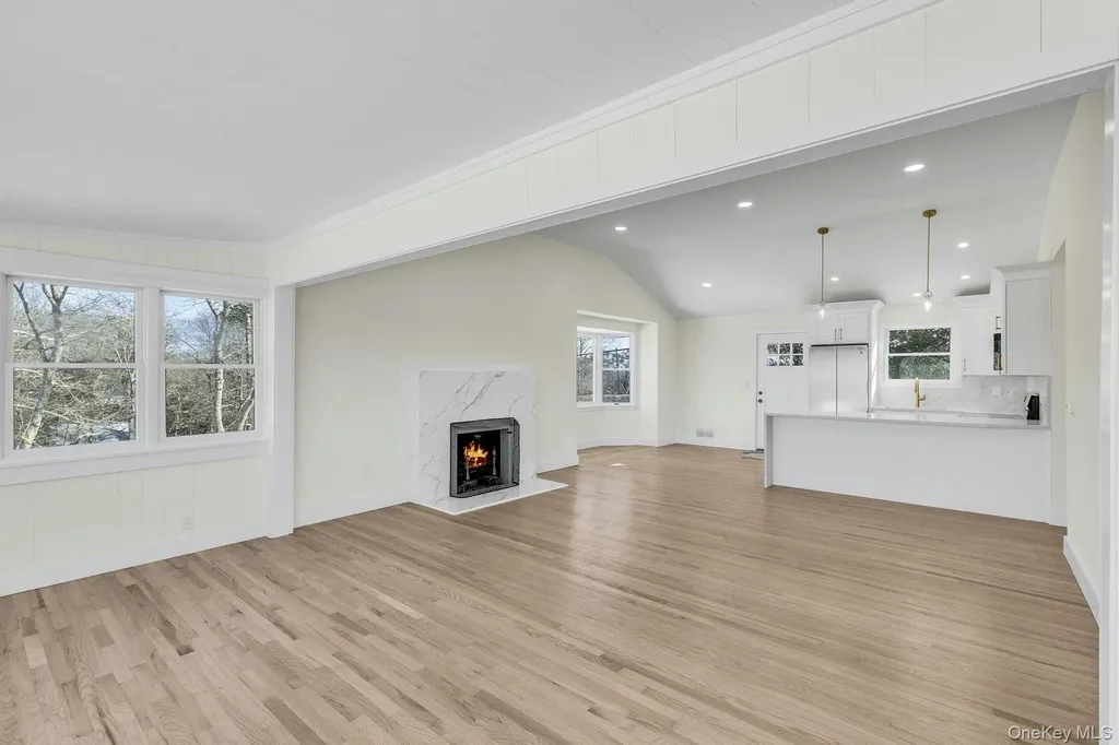 33 Oceanview Road Hampton Bays NY 11946