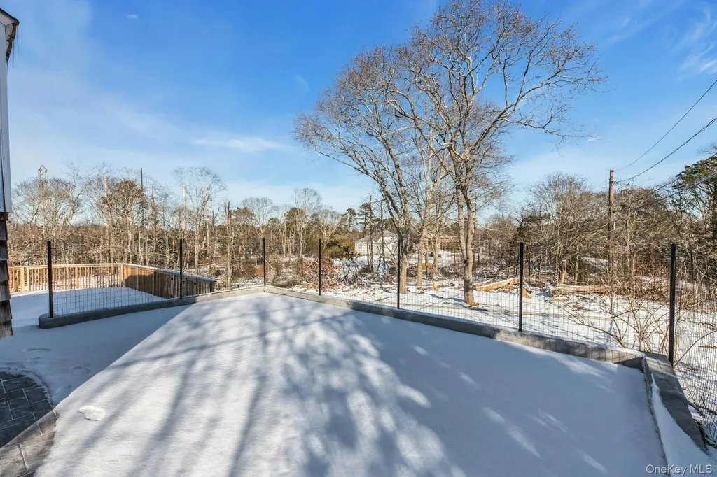 33 Oceanview Road Hampton Bays NY 11946