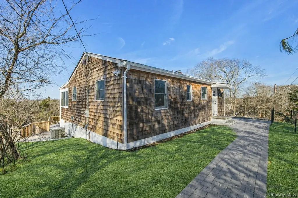 33 Oceanview Road Hampton Bays NY 11946