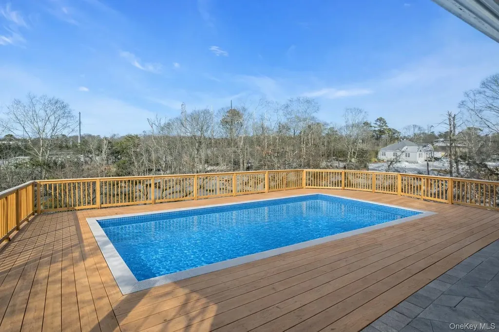 33 Oceanview Road Hampton Bays NY 11946