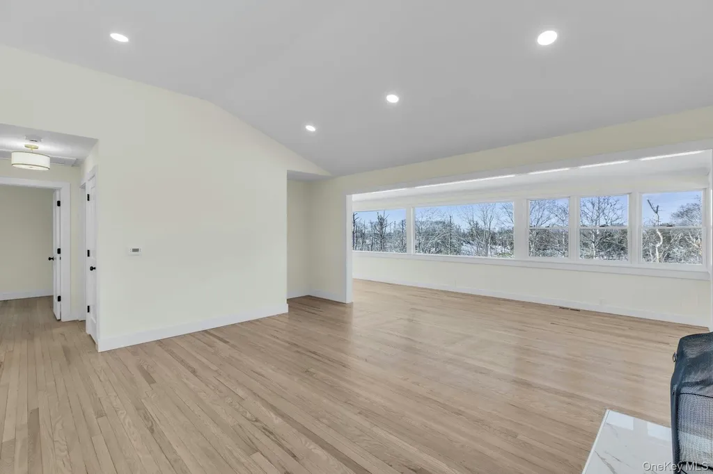 33 Oceanview Road Hampton Bays NY 11946
