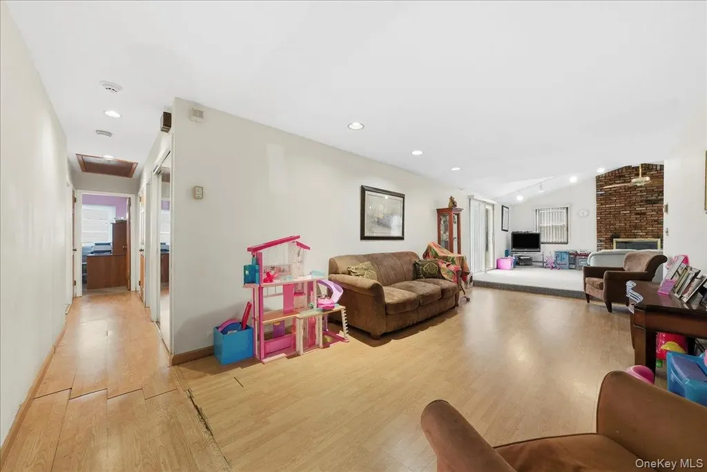 17 Wilson Lane Bethpage NY 11714