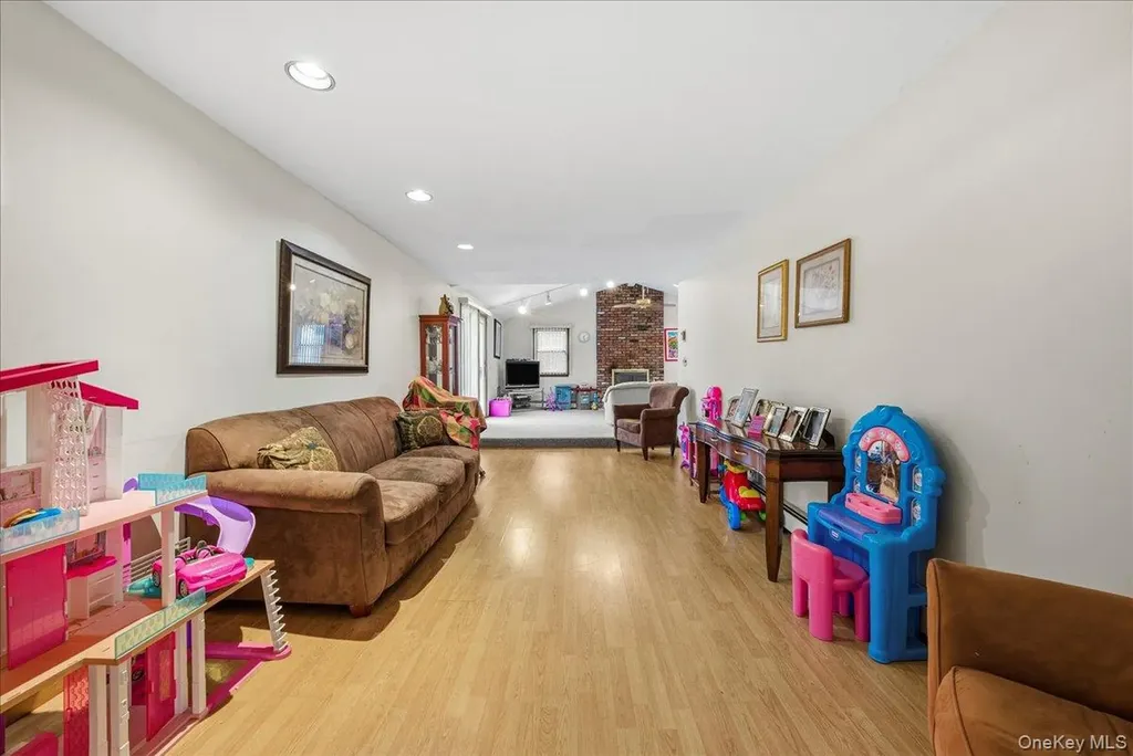 17 Wilson Lane Bethpage NY 11714