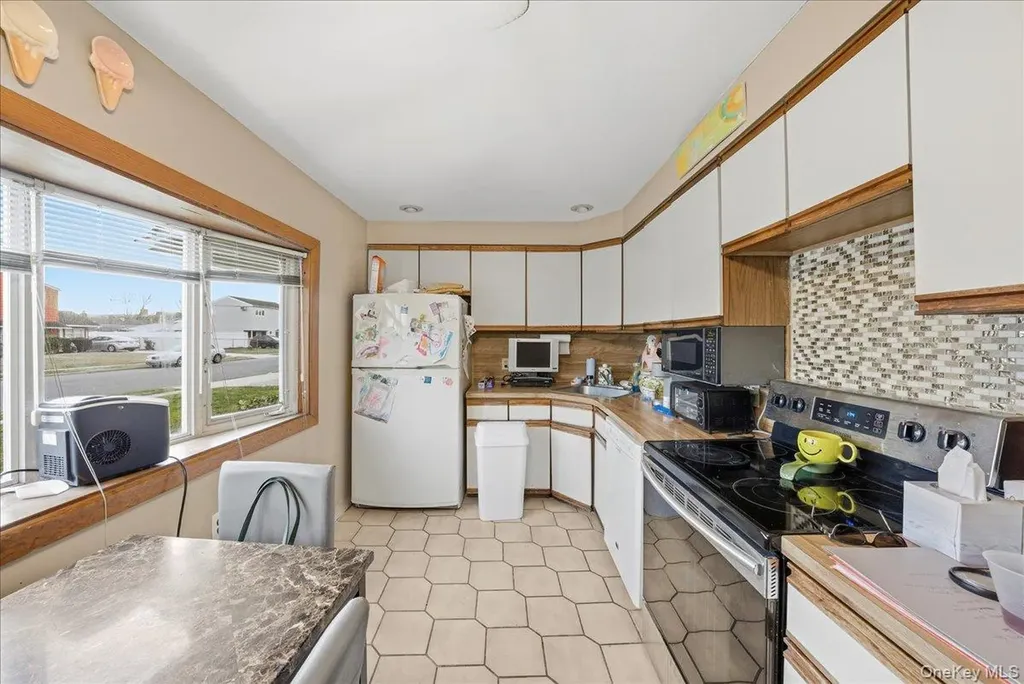 17 Wilson Lane Bethpage NY 11714