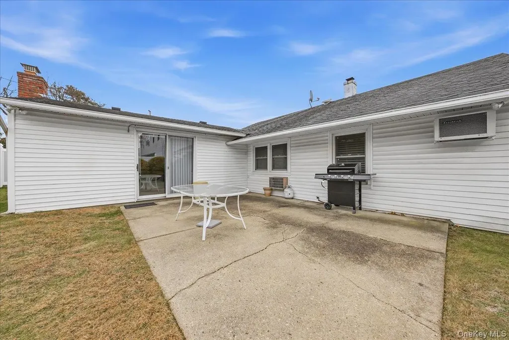 17 Wilson Lane Bethpage NY 11714