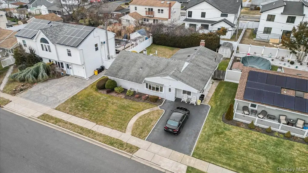17 Wilson Lane Bethpage NY 11714