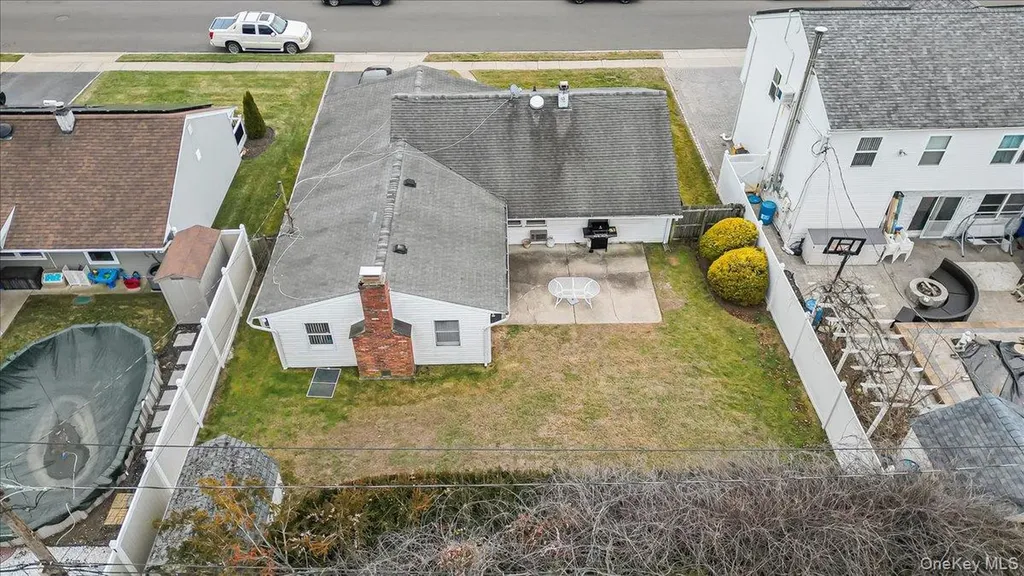 17 Wilson Lane Bethpage NY 11714
