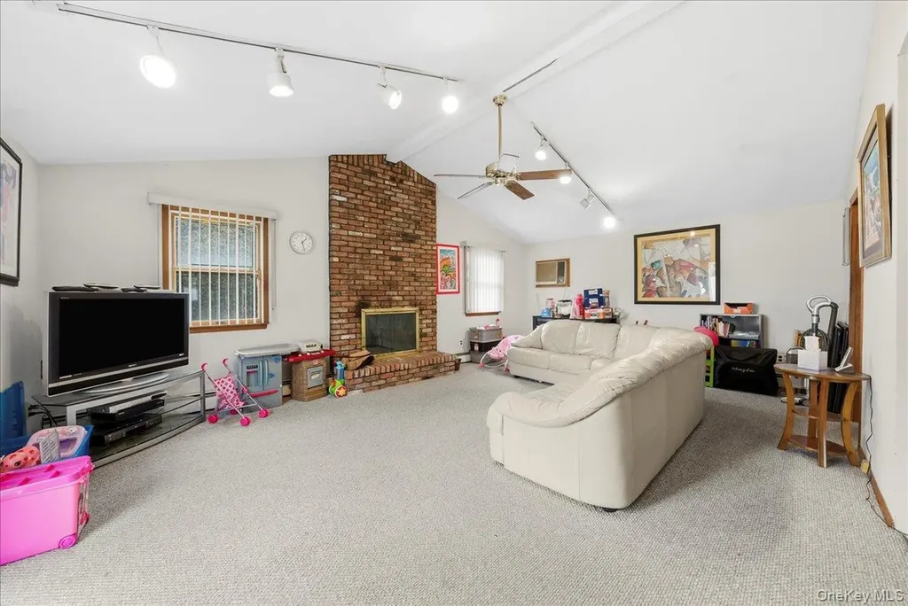 17 Wilson Lane Bethpage NY 11714