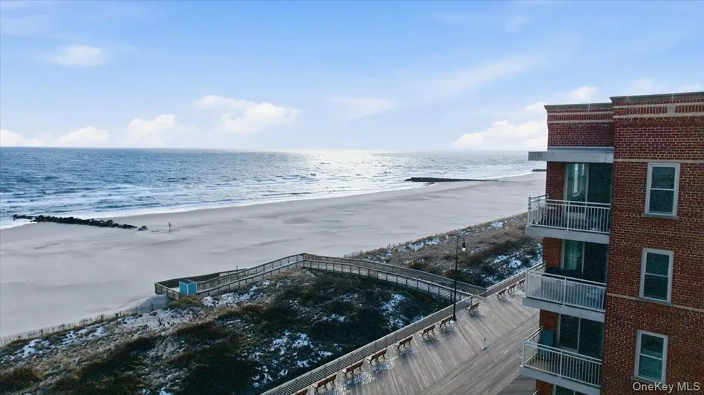 560 W Broadway Long Beach NY 11561