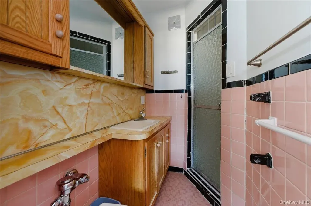 560 W Broadway Long Beach NY 11561