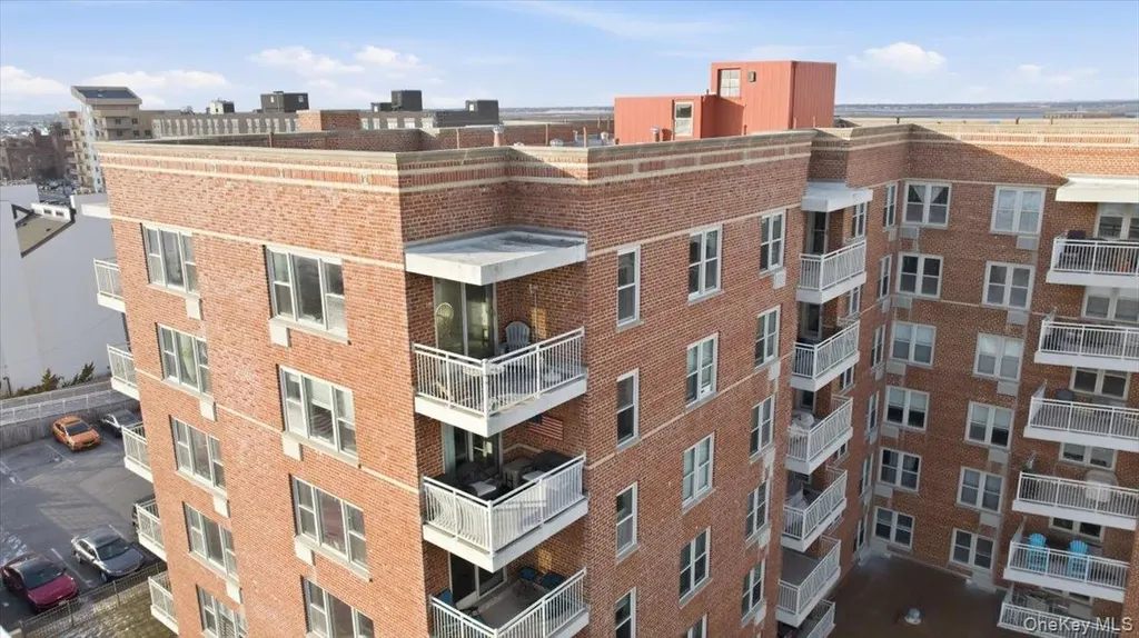 560 W Broadway Long Beach NY 11561