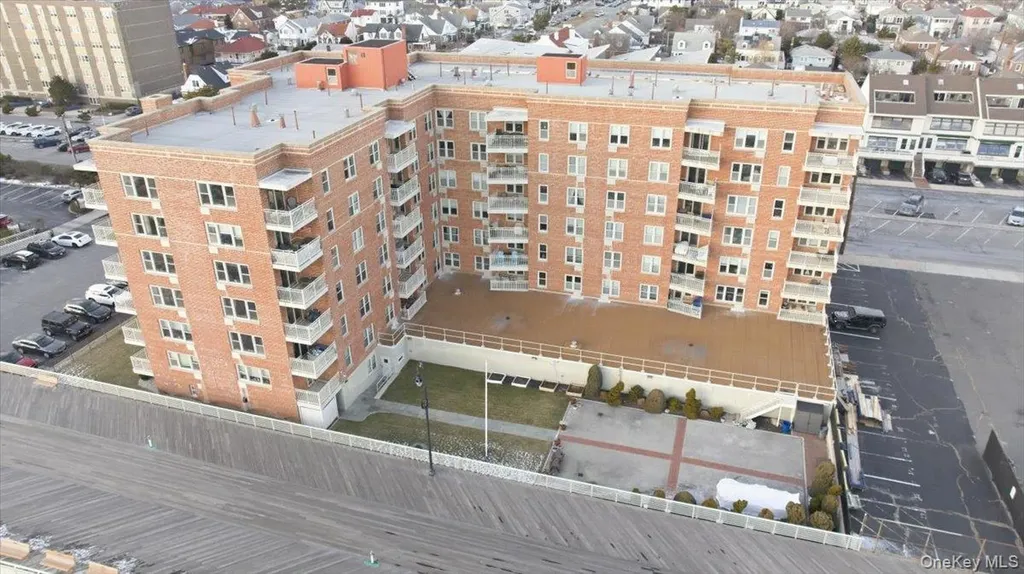 560 W Broadway Long Beach NY 11561