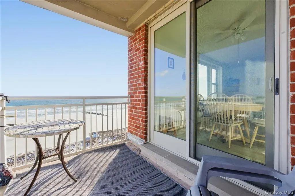 560 W Broadway Long Beach NY 11561