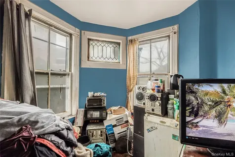 66 W 2nd Street Mount Vernon NY 10550