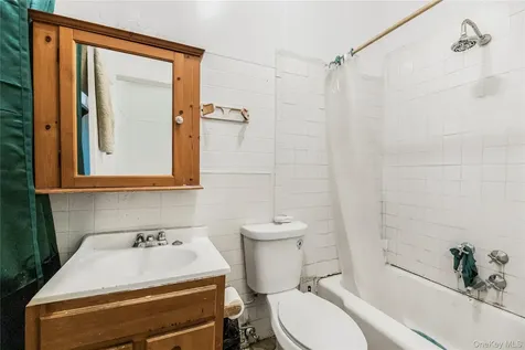 66 W 2nd Street Mount Vernon NY 10550