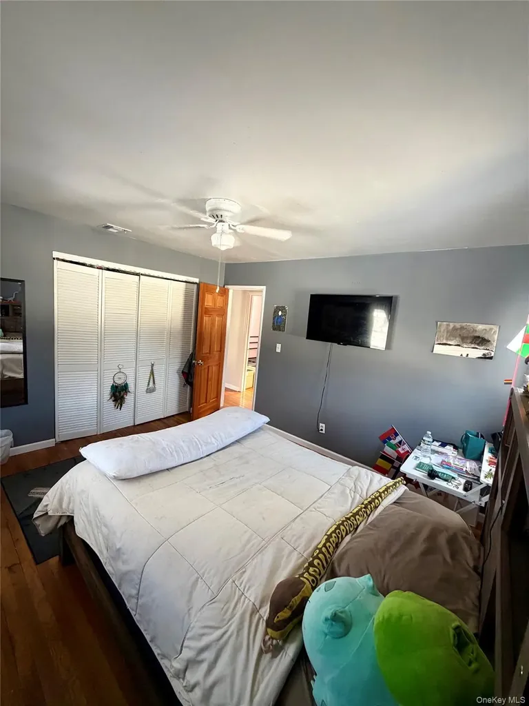71 Hunter Lane Centereach NY 11720