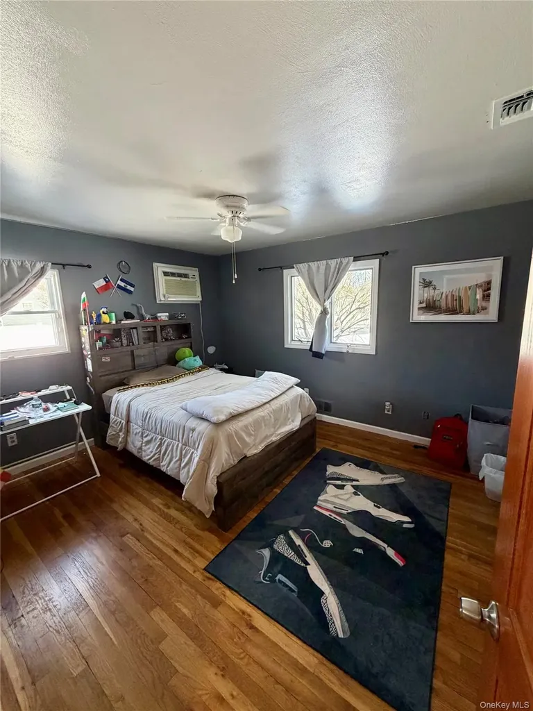 71 Hunter Lane Centereach NY 11720