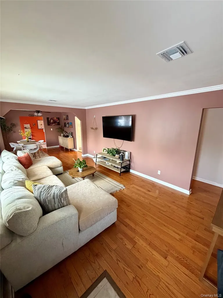 71 Hunter Lane Centereach NY 11720