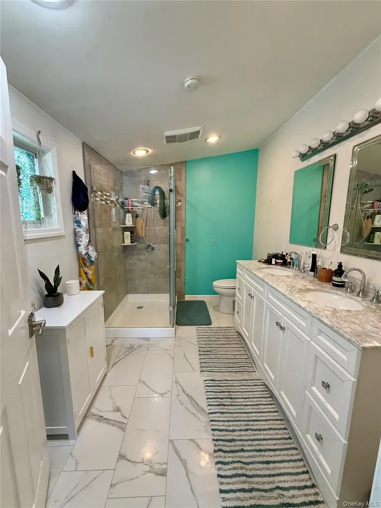 71 Hunter Lane Centereach NY 11720