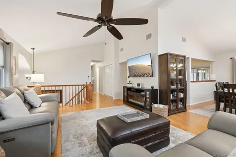 4 Austin Way Tappan NY 10983