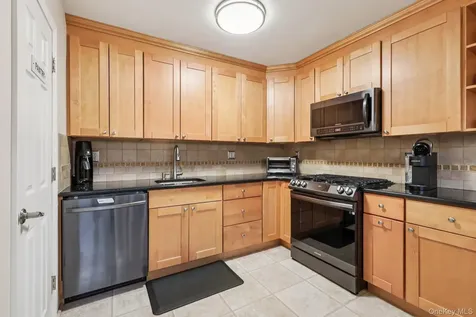 4 Austin Way Tappan NY 10983