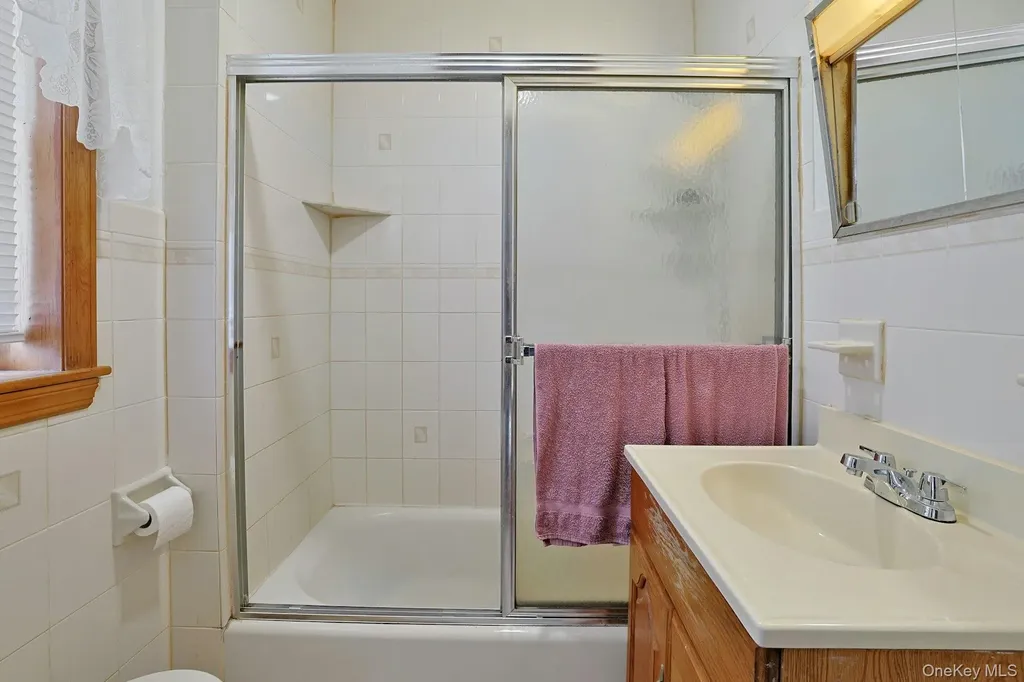 16 Richardson Place Eastchester NY 10709
