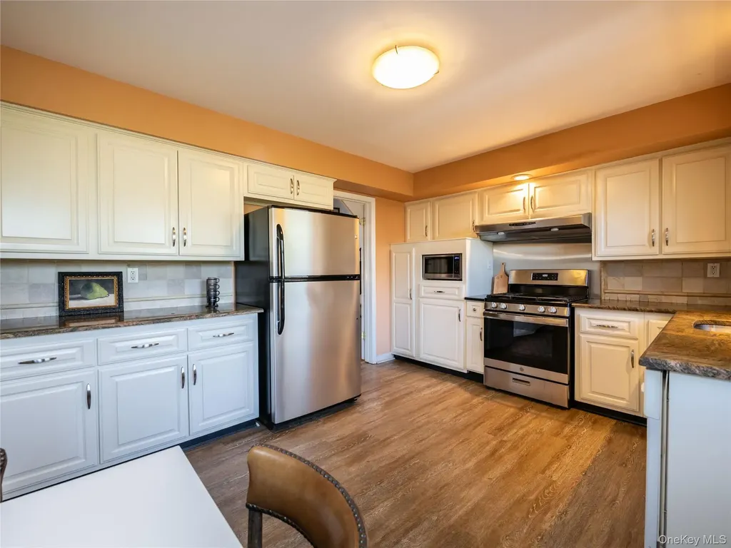 427 Ryder Road Manhasset NY 11030